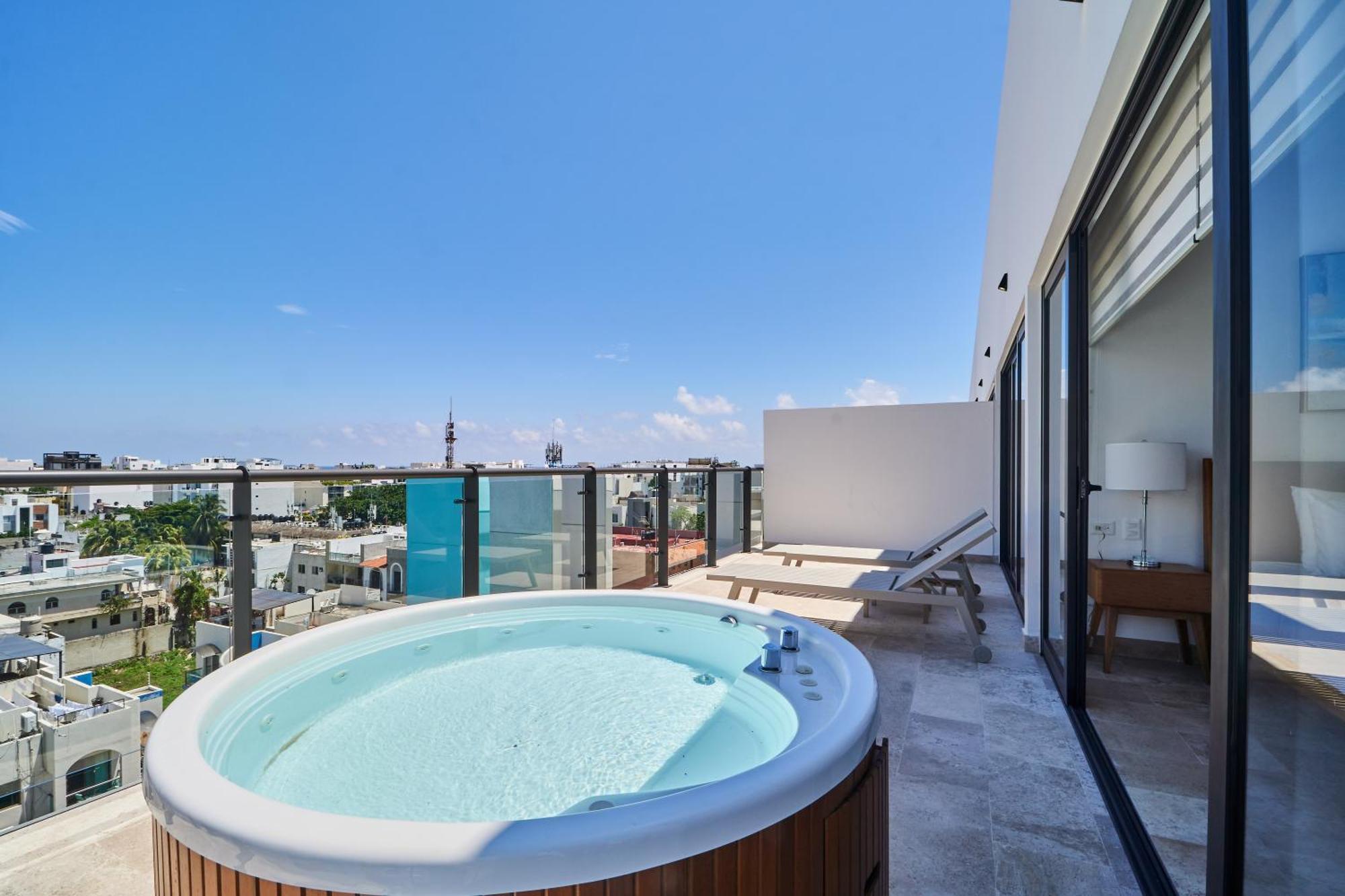 Luxury 2-story With Jacuzzi * Playa del Carmen